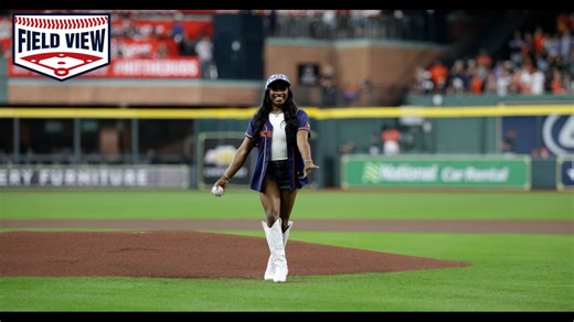 Desde el terreno: Biles lanza primera bola
