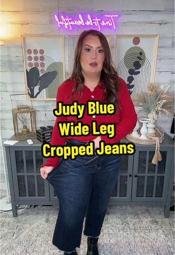 The dark wash on these Midnight Moon Judy Blues is SO good! No distressing either! Cropped jeans are so versatile! Wear them now with a mid calf boot, and then transition them into the Spring with all your cute sandals!! I’m wearing the size 13 here. @Freckled Poppy #judybluejeans #judyblue #judybluedenim #widelegjeans #croppedjeans #giftguide #ttsacl