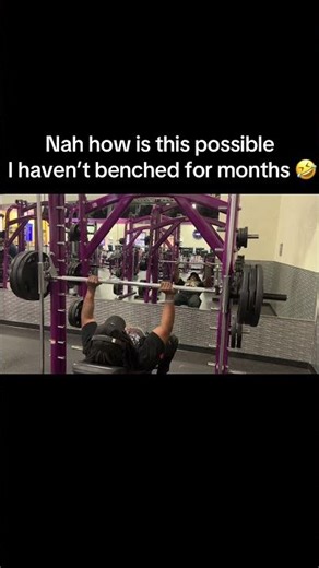 pecs don’t know the difference between machine and free weight by the whey #bodybuilding