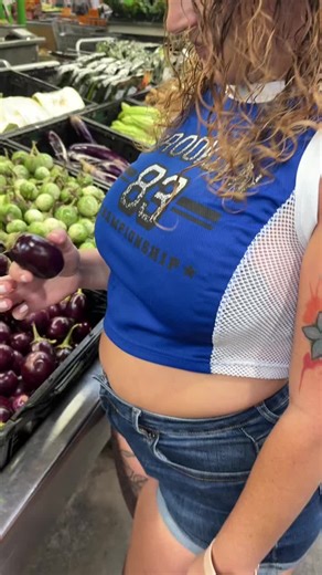 Crisp, colorful, and full of life just looking at it is refreshing!