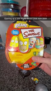 Opening a rare pack of Mighty Beanz | Scubba Stevee