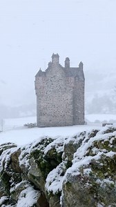 Castles of Scotland on Instagram: "Forter Castle by @iangblack was built by the Ogilvys of Airlie as a fortified house in 1560. ▫️ The principal reason for construction was to fortify and protect the entrance to the Balloch pass to Glenshee and the important Moneca Pass to Braemar and the North. ▫️ This was a time of great religious tension; notably between the Ogilvy and Argyll families. Argyll was fervently protestant while the Ogilvys stubbornly refused to relinquish their Catholic faith in t