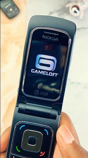 POV: Playing JAVA Games on Nokia's Classic Flip Phone...