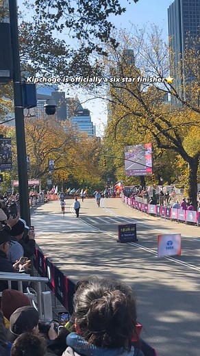 184K views · 32K reactions | Kipchoge successfully completes his Sixth Abbott World Marathon Major at the @nycmarathon朗⭐️ Congratulations @kipchogeeliud! @wmmajors #nycmarathon #kipchoge #newyorkmarathon #abbottwmm | Marathon Tours & Travel | Facebook