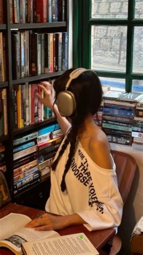 Kate’s Revision Tips on Instagram: "📚 The A Method to Taking Notes – Study Smarter, Not Harder! 🌟📝* 💬 Drop “ASTARNOTES” below, and I’ll DM you my full note-taking blueprint that helps you revise faster and score higher! 1️⃣ Cornell Note System – Split your page: main notes on the right, cues/questions on the left, and a short summary at the bottom. Organised + perfect for revision. 📖✍️ 2️⃣ Active Recall Notes – Instead of copying everything, write notes as questions. Next time, cover the an