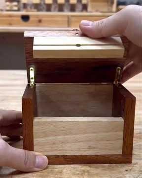 unique BI- directional locking box #foryou #wood #classicwood #carpentry #woodscraft #diy