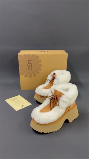 UGG Women Boot #sneakersbykk #luxuryshoes #designershoes