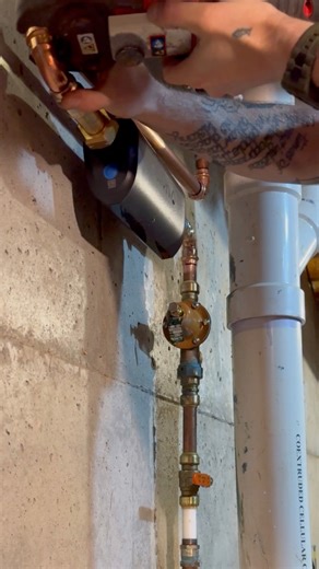 Installing a Phyn smart home leak detection valve. 💦 🏠 #plumber #plumbers #handyman #plumero #klempner #plumbing #DIY #construction #home #howto #fyp #homemaintenancetips #trending #viral #foryou #funnypost #foryoupage #follow #like #Wow #protection #smarthome | Plumbdangerous