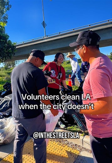 Last Saturday, community members came together to clean the streets of Los Angeles. Volunteers organized, filled bags, and coordinated trash pickup.. When the city doesn’t, the people do