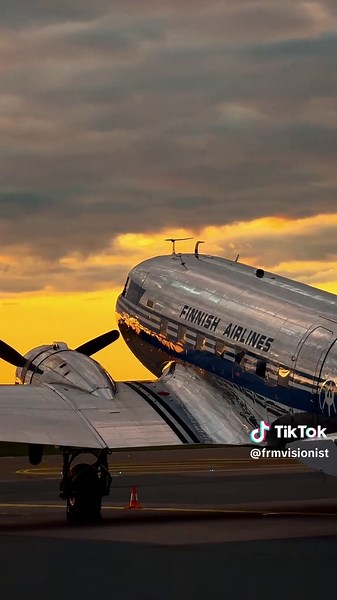 Classic Planes: Timeless Aviation Wonders