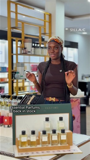 𝗘𝗦𝗦𝗘𝗡𝗧𝗜𝗔𝗟 𝗣𝗔𝗥𝗙𝗨𝗠𝗦 𝗜𝗦 𝗕𝗔𝗖𝗞 Vous les avez demandés, ils sont enfin de retour. 😮‍💨✨ Les Essential Parfums sont de nouveau disponibles chez Sillage Parfumerie : 🌿 Bois Impérial 🍦 Divine Vanille 🍃 Fig Infusion 🌸 Néroli Botanica 🍋 Nice Bergamote 🪵 Orange X Santal 🤍 The Musc 🌾 Velvet Iris Côté prix : de 72 000 à 76 000 FCFA Du frais, du boisé, du musqué, du gourmand, il y en a pour tous les moods.