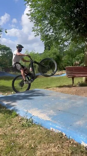 אל תגידו לי ״אני צריך זנב קשיח לפאמפטראק״ אתם צריכים ליהיות קשיחים לא האופניים 😂 טרק ישראל! הפיול אי אקס אצלי כבר כמעט שנה וחצי… מה אני יאמר לכם - זה אוהב הכל! ה כ ל. הכל. אין ולא יהיה כמו המכונה הזו 😍