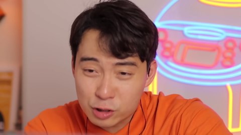 Uncle Roger reviews Gordon Ramsay cooking steak