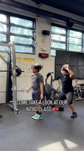  New to boxing? This class is for YOU!  Our Intro Class (Ages 12+) is all about learning the basics. NO experience and NO competition required 壘 ✅ Build skills & confidence ✅ Have fun while staying fit ✅ Great way to experience the sport of boxing  Spots are limited, Sign up today! | Star City Boxing | Facebook