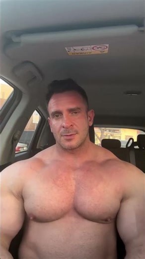 Muscle Guy Posing (rodolfo moro) #motivation #aestheic #fitnessinspiration #fitnessmotivation