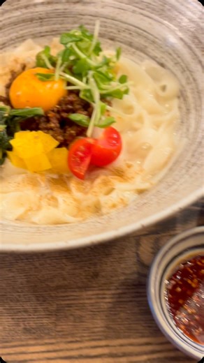コリアンバルつじい on Instagram: "7月ランチの新メニュー 冷やしきしめん担々麺です😊 辛いのが大丈夫な方は、ぜひ自家製醬と自家製ラー油をたっぷり入れてください😊より奥深い味わいを楽しんで頂けると思います☺️ ご提供の曜日は金曜日です😊 #冷やし担々麺#きしめん#高松ランチ#香川ランチ#高松韓国料理#香川韓国料理#コリアンバルつじい"