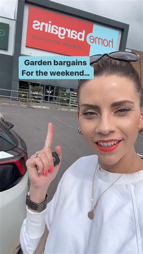 The fabulous @lookinsidemygarden has found all the garden bargains just for you 🍃🌼 | Home Bargains