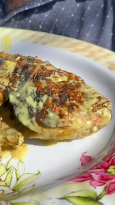 Here is the most authentic and simple swahili fish in coconut sauce ‘samaki wa kupaka’ so delicious let’s get into it. Vurunyaaa Mwanangu What you will need:- 1kg whole fish (Red snapper) 1 lime (squeezed) 1 teaspoon paprika 1 teaspoon turmeric 1 teaspoon black pepper 1 teaspoon cumin powder 1 teaspoon garlic ginger mince Salt to taste For the sauce 400ml coconut cream 1/2 teaspoon turmeric 1/2 lime (squeezed) Salt to taste What to do :- Wash the fish well using a knife put 2 shallow cuts on eac