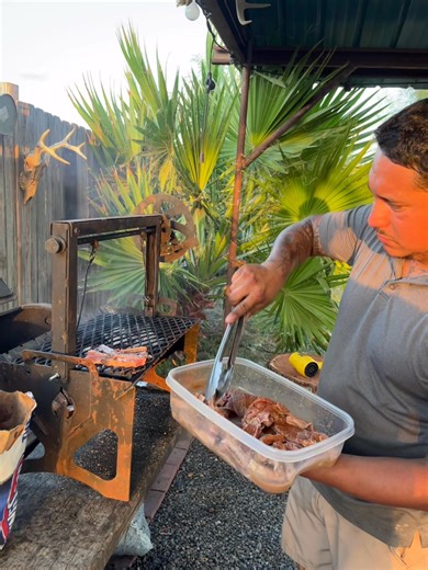 Place your orders for the Santa Maria Grill collapsible fire pit🔥🥩 @highlight | Jose Laureano