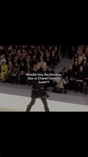 Chanel FW 2003 Runway Overview with Eugenia Volodina