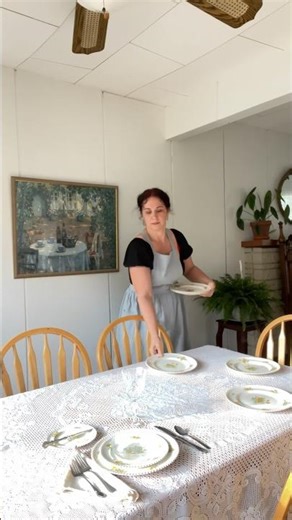 Proper way to set a table #tablescape #table setting #dinnertime #thanksgivingtable #dinnertime