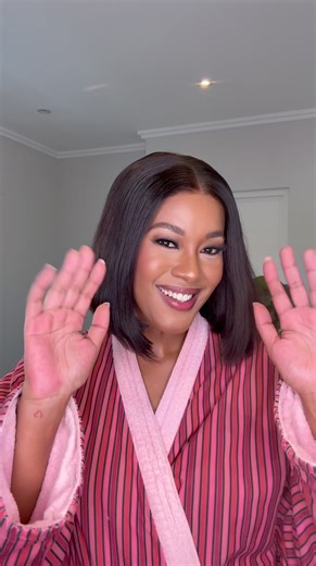 Orange might just become a new favourite colour 🧡 Set: @fs.emporium Earrings: @lovisajewellery Shoes: @zara Perfume: @jimmychoo @thesurteegroup Bag: @michaelkors Hair: @modesty_hair_