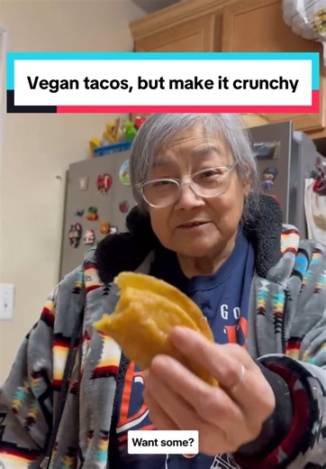 Mom’s kitchen magic ✨🌱 Watching her work is always the best part—crispy fried tacos filled with @daring chicken, fresh pico with creamy avocado, all made with love (and a generous amount of olive oil 😄). She kept saying she wished she had sour cream and salsa, but honestly? These were perfect as-is. Sometimes the simplest things hit different, especially when they’re plant-based and made by the person who taught you everything about good food. Vegan cooking doesn’t have to be complicated. Just