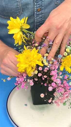 Easy Easter Decor Using a Teapot & Real Flowers 🌸 Budget-Friendly DIY In today’s video I’m sharing how I turned a simple teapot into a beautiful Easter floral arrangement using real flowers! 🌸 This easy DIY is perfect for spring decorating, Easter tablescapes, or a fresh farmhouse centerpiece. You don’t need expensive supplies to create something elegant and eye-catching. This arrangement is simple, budget-friendly, and perfect for adding a soft spring touch to your home. If you love Dollar Tr