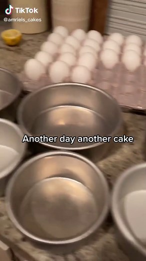 A garden fairy cake🧚‍♀️😍🤪 #cake #smallbusiness #foryou #artistsoftiktok #party #business