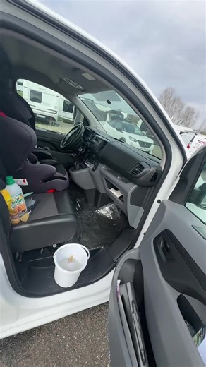 ASMR nettoyage du camion de travail de mon mari, vous aimez ? ##asmr##menage##pourtoi##gensduvoyages