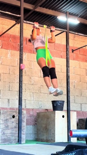 Progresión pull ups ✨🤸🏽🦋💖 #crossfitgirl #strongwomen #pullups #butterfly #crossfit #progress #disciplina #constacia #paratiiiiiiiiiiiiiiiiiiiiiiiiiiiiiii