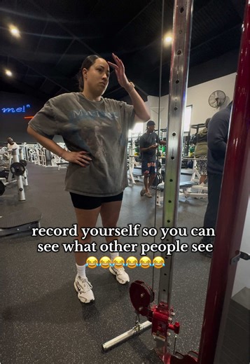 there’s absolutely no reason I should be that focused on my gum 🫠🫠😂😅