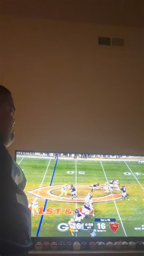 Umiii on Instagram: "JINGLE BELL JINGLE BELL JINGLE ALL THE WAY THE PACKERS LOSE AGAIN #nfl #packers #packersnation #chicagobears"