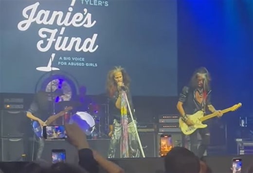 Watch: AEROSMITH's STEVEN TYLER And JOE PERRY Perform Together For First Time Since 2023