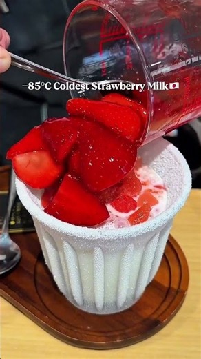 🥶Shocking Coldest! A drink made by freezing the cup in an ultra-low-temperature freezer at -85°C