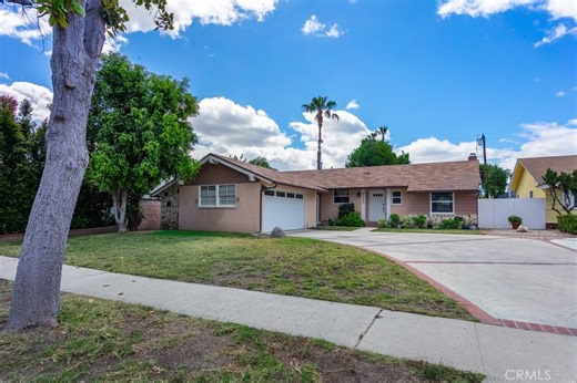 21000 Elkwood, Canoga Park, CA 91304 - MLS BB26102599 - Coldwell Banker
