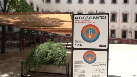 In Barcelona, Spaniards flee to heat shelters