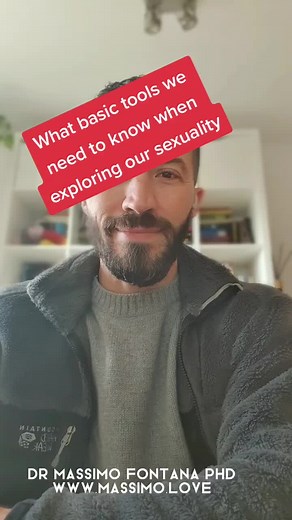 Masters and Johnson creates the s3xual response cycle that included 4 stages that our body goes through when we reach climax. it's a basic model but allow yourself to learn more about it and you'll soon realise how different all our bodies are and it takes a bit of time to align them with a partner or even gain alignment with ourselves. more tips and tools to follow #sexologist #sextherapist #relationshiptherapist #drmassimo #mastersandjohnson #expansive #relationshipgrowth