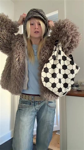 olivia halle (@systerolivia)’s videos with original sound - 🎧.!?