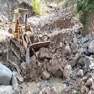 82K views · 2.1K reactions | CAT 955L | Mysterious Aliens | Facebook