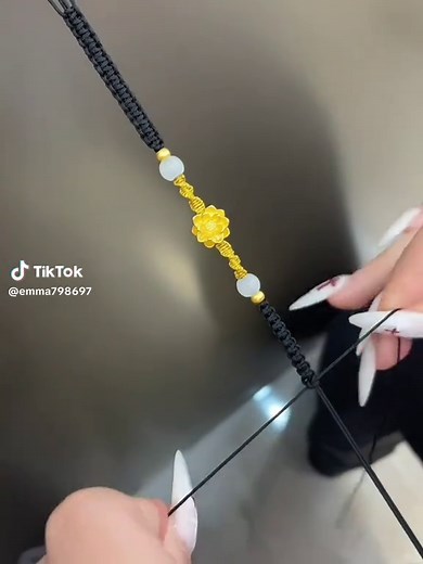How to Make Beautiful String Bracelets