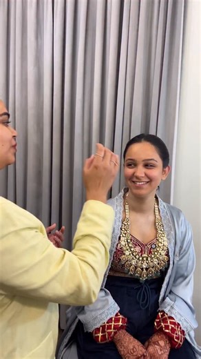Sakshi & Himanshu Gupta on Instagram: "Blushing bride with a cute little smile 😍"