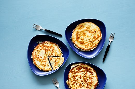 Cheesy Mexican Keto Quesadillas (5g net carb) - Diet Doctor