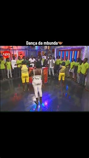 Dança da Mbunda: A Vibrante Dança Angolana
