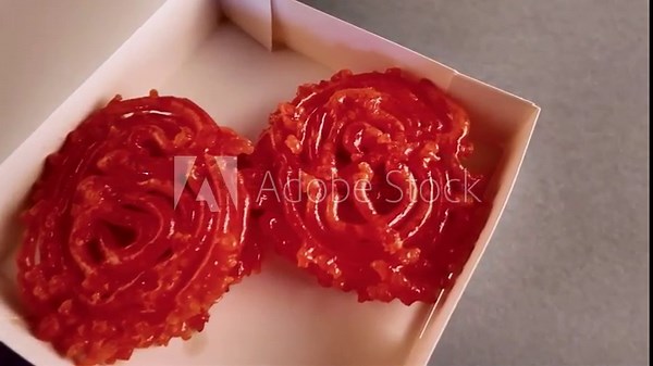 La zlabia, ou zelabia, parfois sous la forme jalebi, est une confiserie de la cuisine orientale traditionnelle. Une pâtisserie traditionnelle à base de pâte frite et trempée dans un sirop sucré miel.