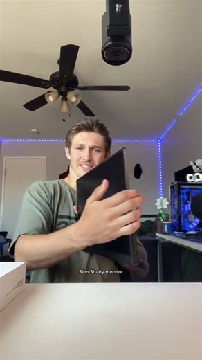 I bought another monitor… again #monitorsetup