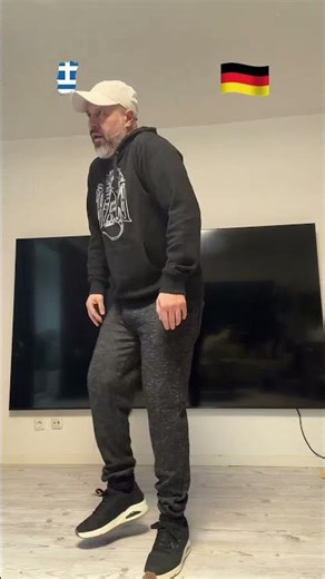 Με ελληνικό λαδάκι δουλεύει ο κινητήρας.🤣🇬🇷☀️💙🫶