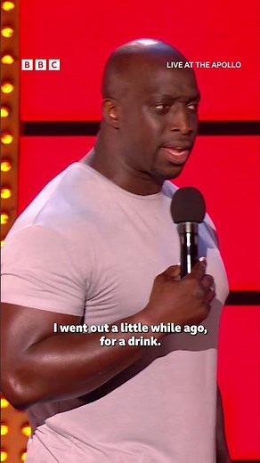 When everybody believes you're the bouncer! 😮 #liveattheapollo #standupcomedy