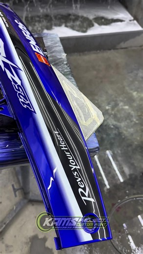 Birunya Yamahal 125Z bisa seger banget ya🤤 Btw ini body set striping baru original dr Malaysia,kita hanya pasang striping dan clear ulang aja😁 Owner Ilham maulana