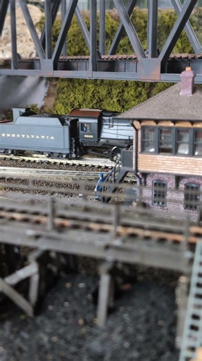 PRR I1 PASSES JJ TOWER #hoscale #modelrailroad #prr #freighttrain